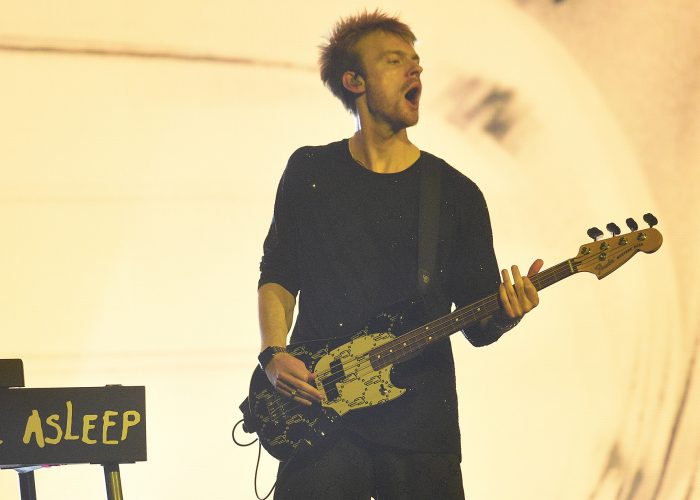 Finneas announces new Christmas single coming next week img