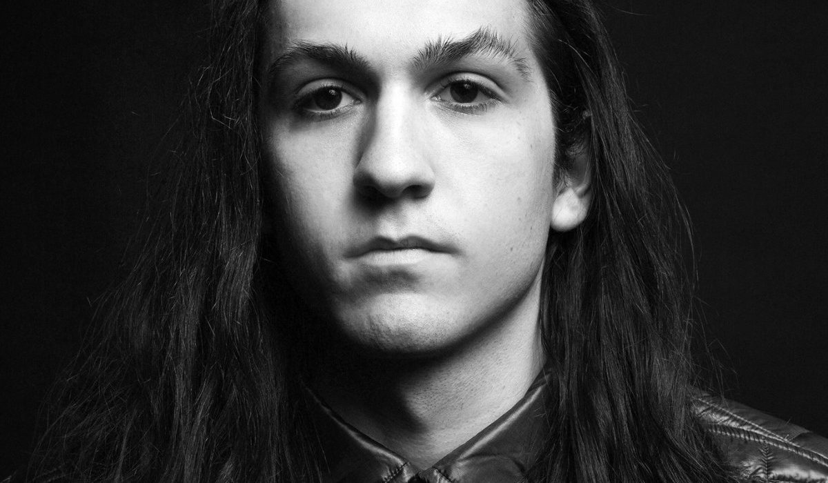Watch Grabbitz Perform Gorgeous Cover of Excision and SLANDER’s “Your Fault” img