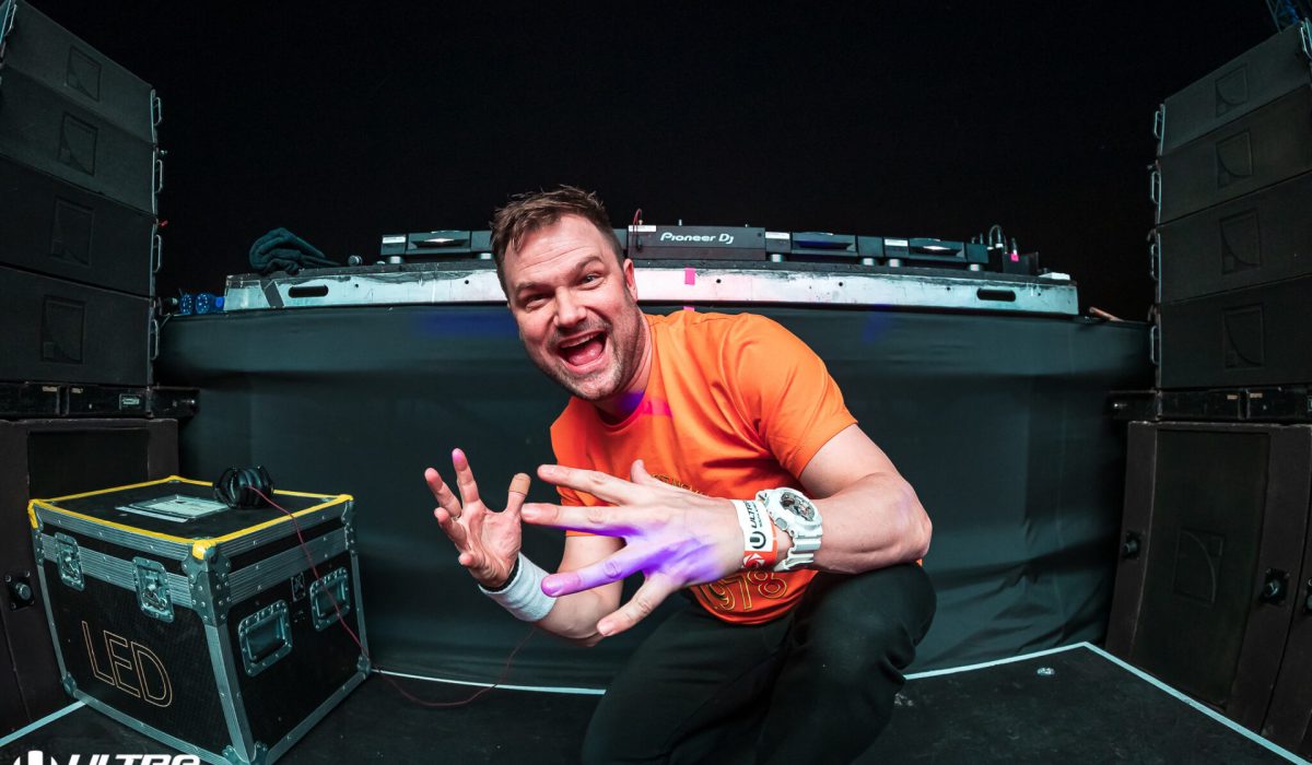 Dash Berlin convenes with fans-turned-producers ANG for new single, ‘Firefly’ – Dancing Astronaut img