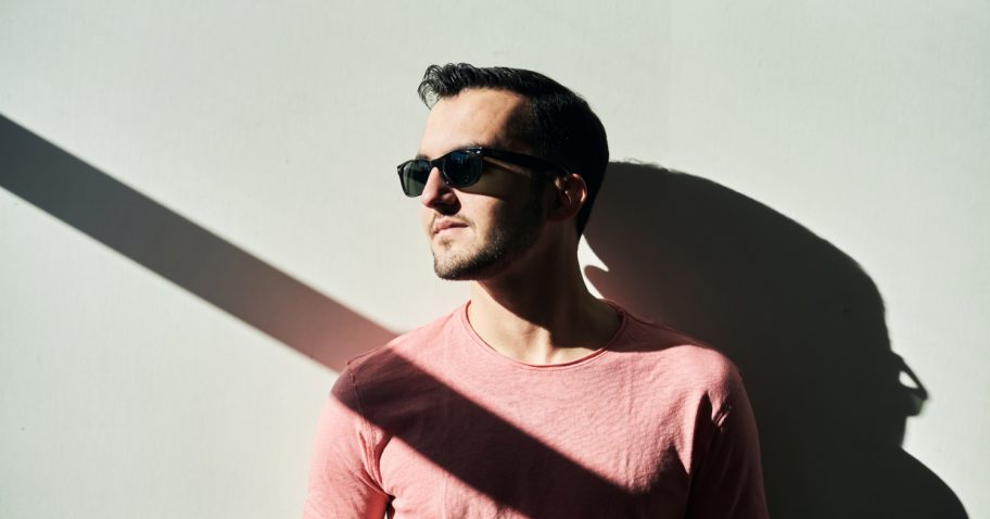 Chris Varvaro faucets into the meditative facet of his artistry on debut EP, ‘Waking Up’ – Dancing Astronaut img