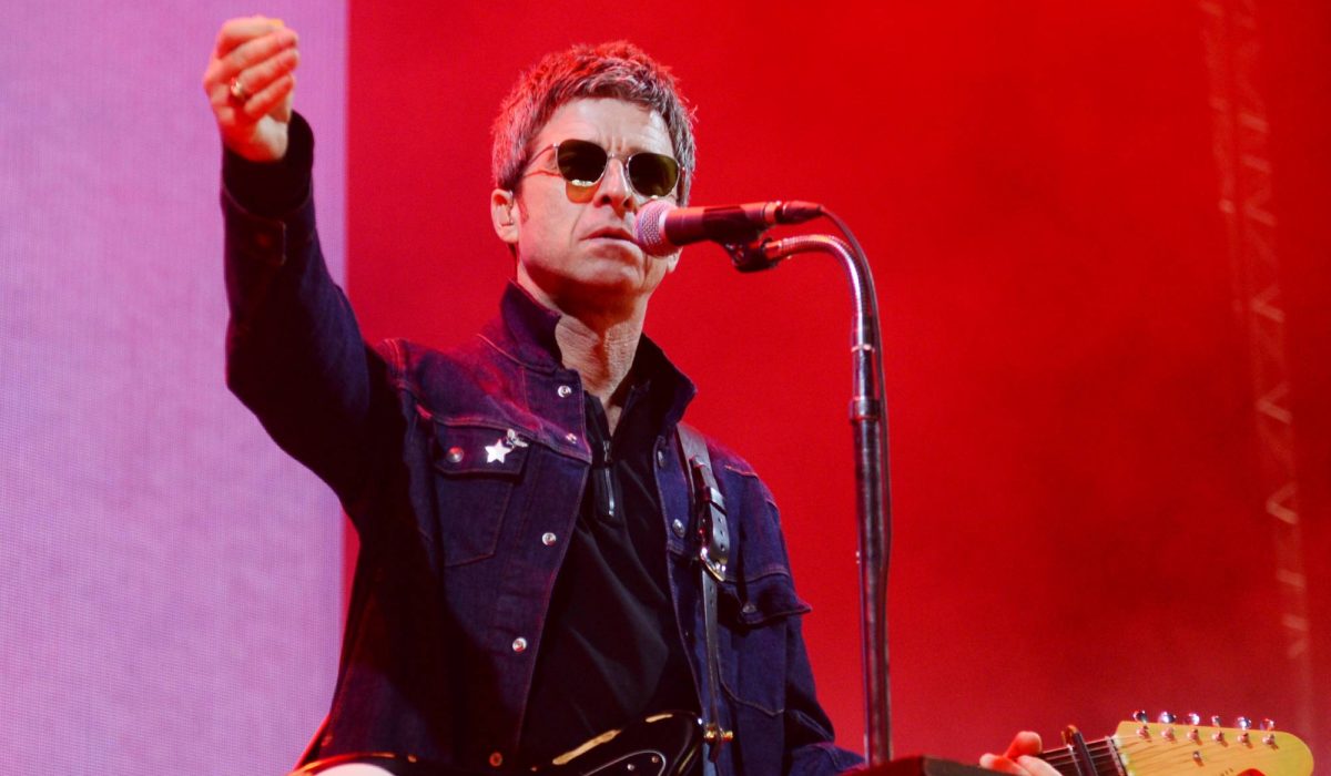 Noel Gallagher says feminine band members have modified his songwriting img