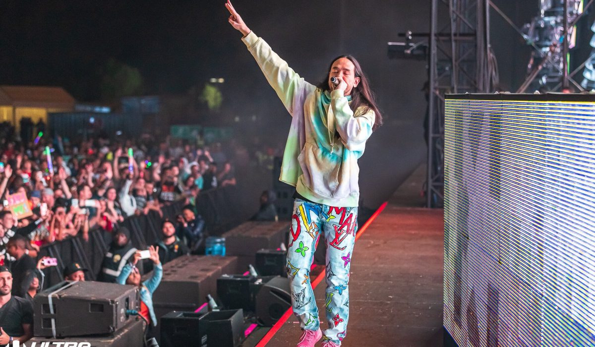 Steve Aoki Drops Afro-Beat Banger “Siliwa Hay” with Chemical Surf, Zafrir and Max-Africana img