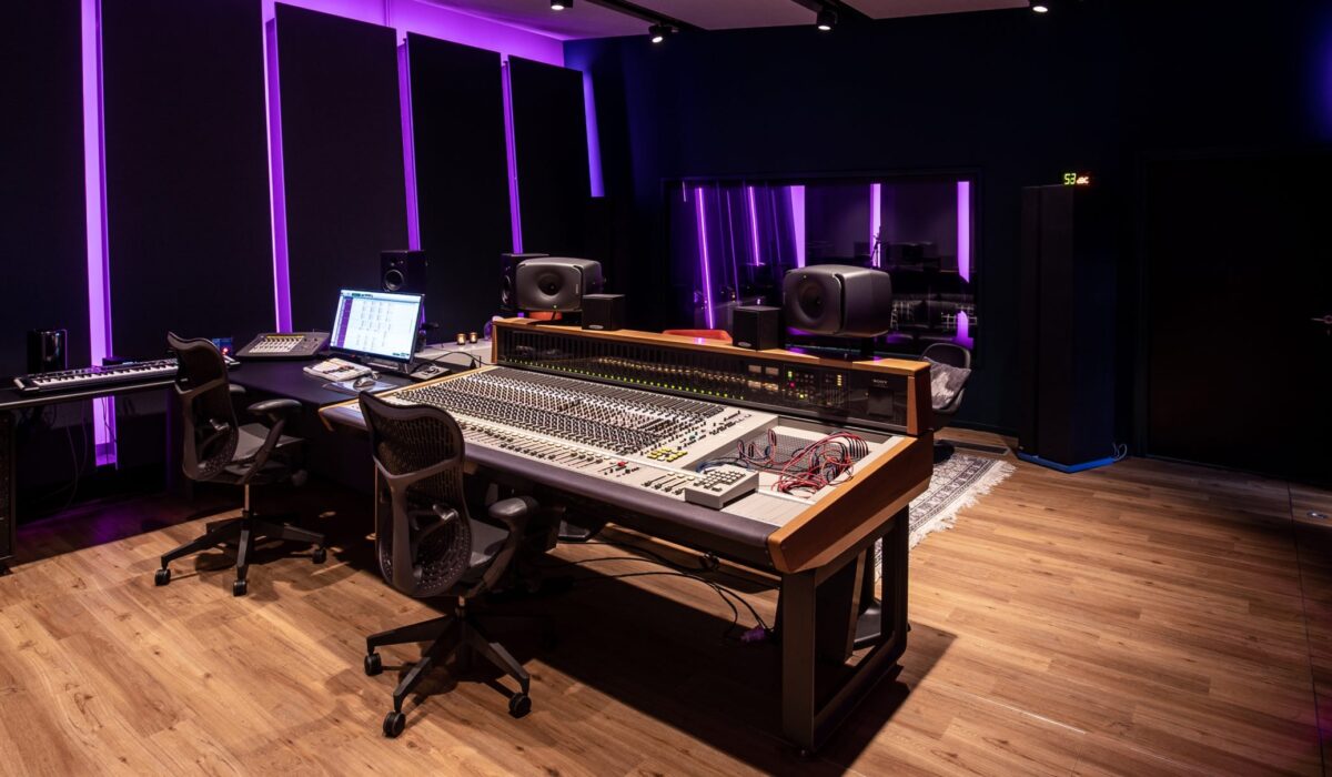 RIAA: Recorded Music Trade Grew 27% in First Half of 2021 img