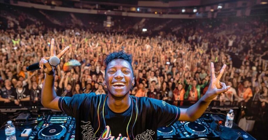 Moore Kismet debuts visible for ‘Parallel Heartbreak’ with Pauline Herr – Dancing Astronaut img