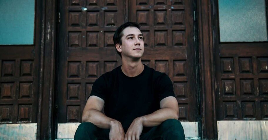 ATTLAS Debuts Beautiful Third Studio LP ‘Carry It With You’ img
