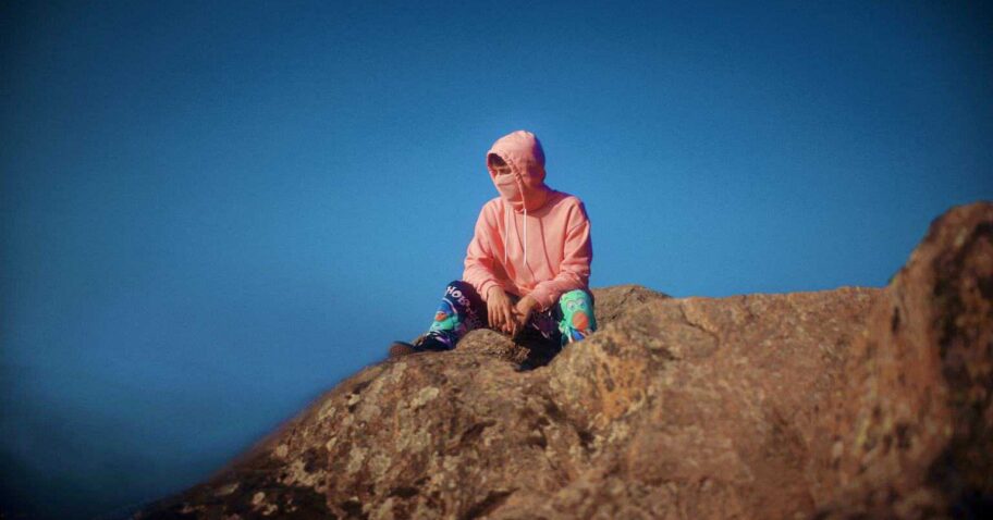 camoufly Makes His Presence Recognized With New Single ‘alone (with u)’ img