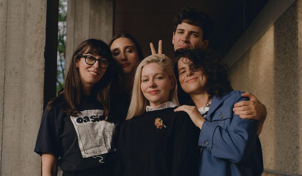 Alvvays share two new songs, ‘Belinda Says’ and ‘Very On-line Man’ img