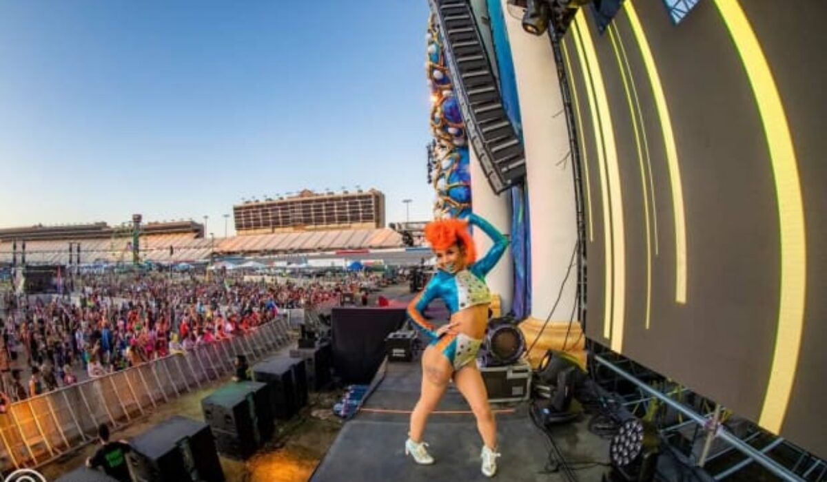 Behind the Scenes: The Life of Music Festival Performers img