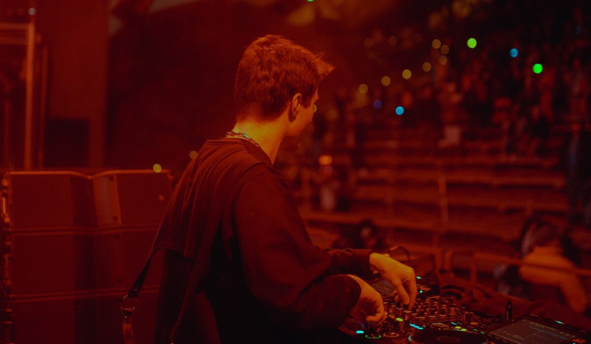 EDDIE lands on Rezz’s HypnoVizion label with latest single, “Incubator” img