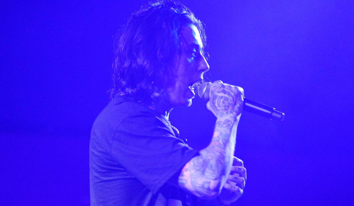 Falling In Reverse’s Ronnie Radke is feuding with Anthony Fantano img