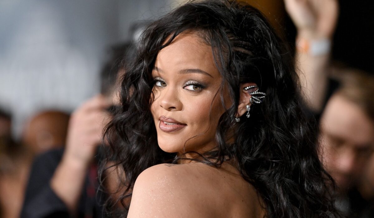 How to watch Rihanna’s Super Bowl halftime show img