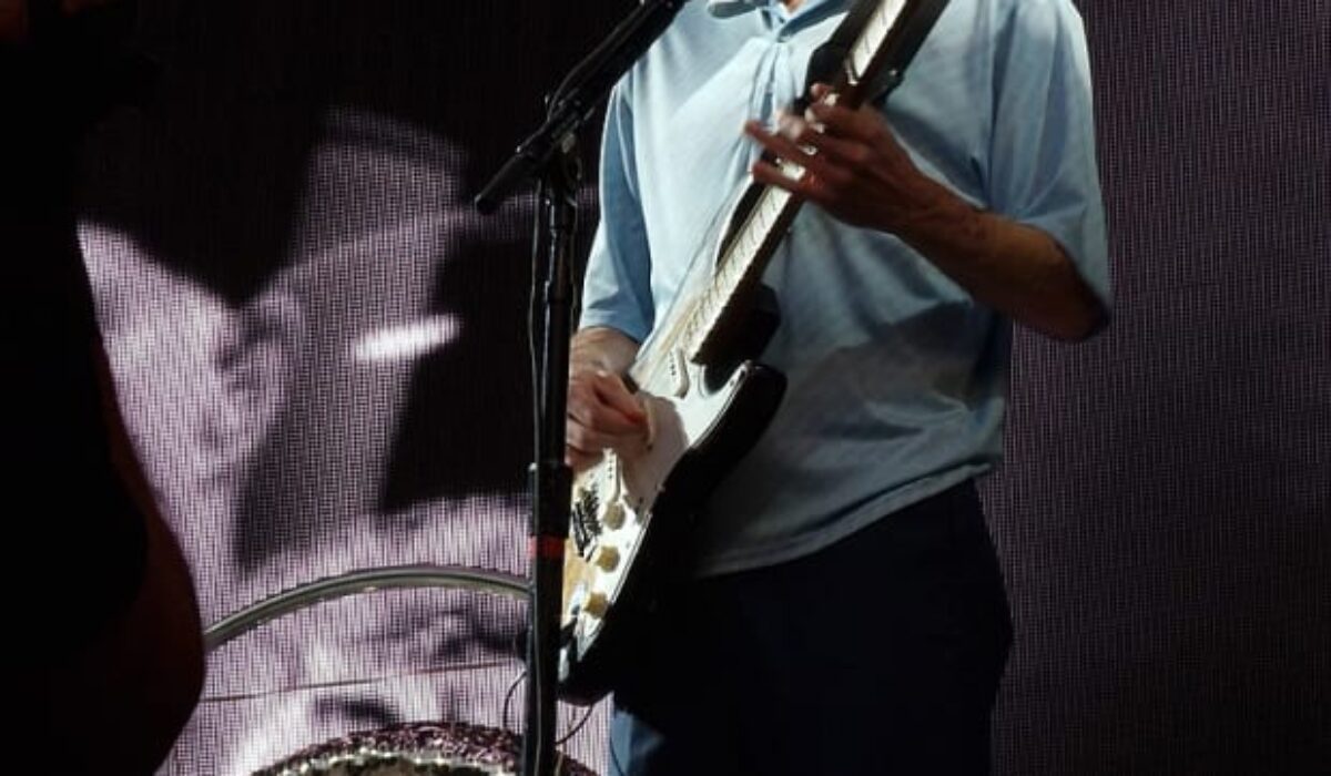 John Frusciante of Red Hot Chili Peppers Drops New Electronic Solo Album img