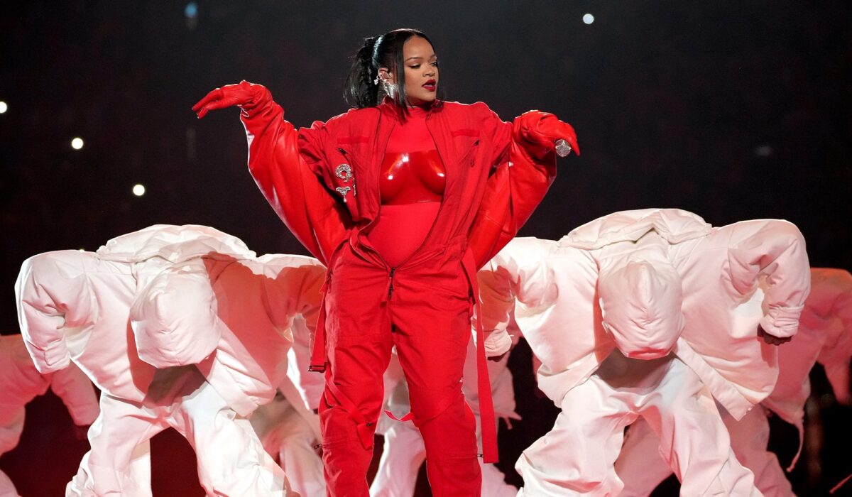 Kansas City Chiefs’ coach barred them from watching Rihanna’s Super Bowl halftime show img