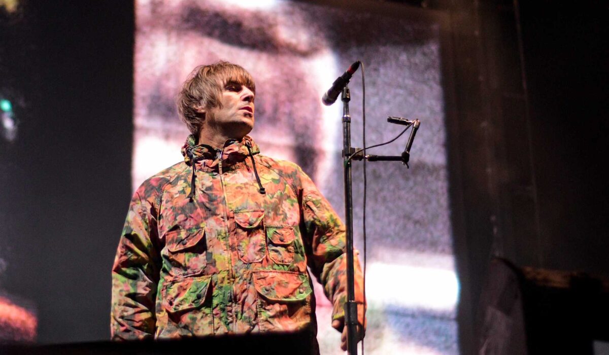 Liam Gallagher reveals recovery from hip operation: “Riverdance here I come” img