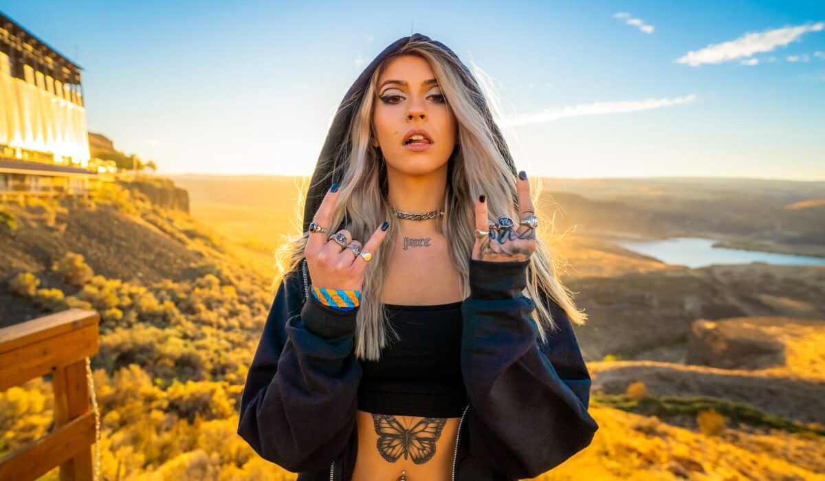 Luci Waves Goodbye to the Alien, Ventures Into Pop Music After Overcoming "Identity Crisis" img