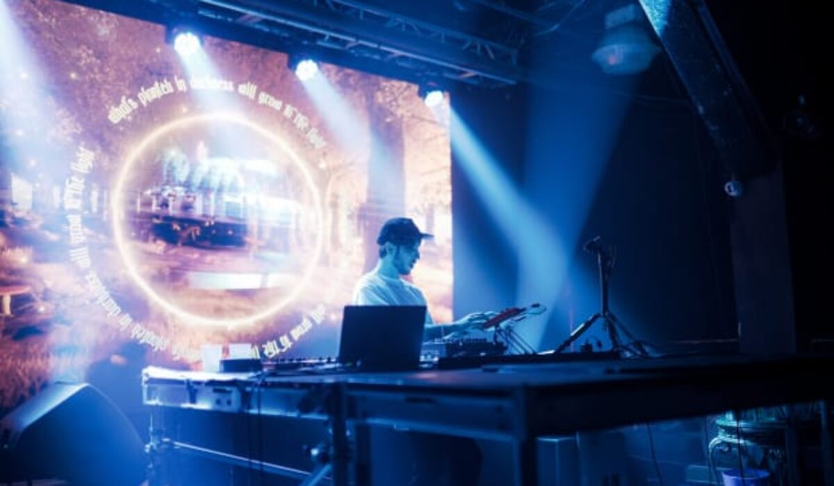 Of The Trees Takes Fans On a Mystical Quest During "Codex Natura" Audiovisual Tour img