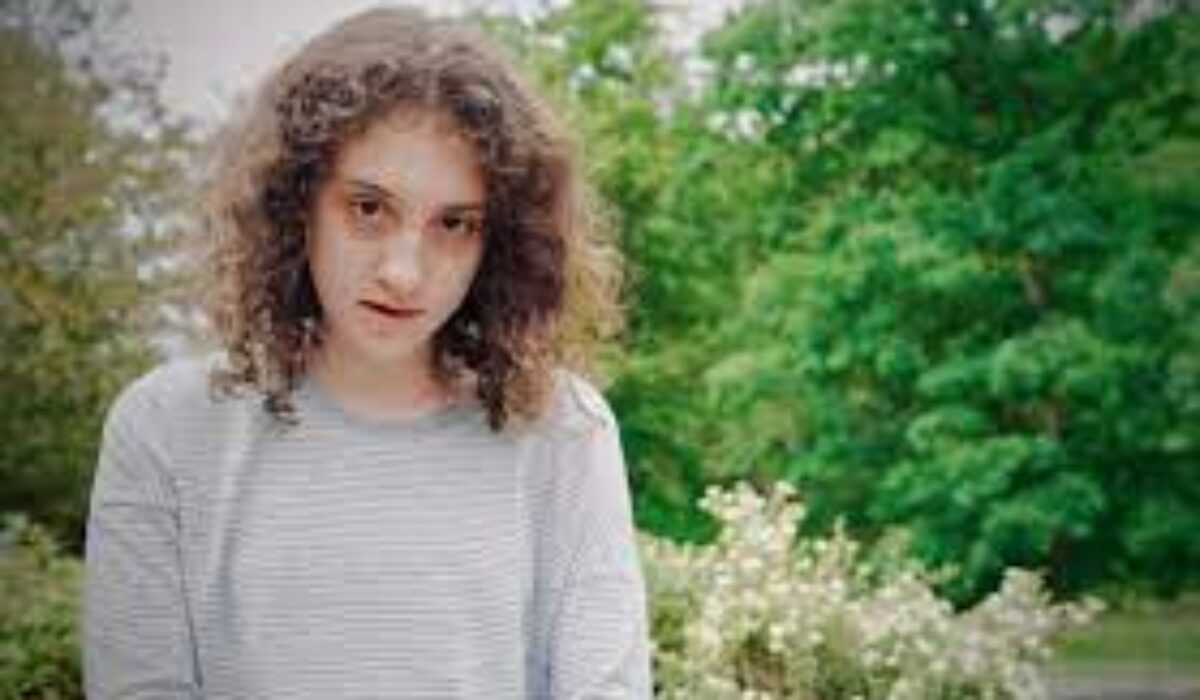 Successful Young Music Artist, Emma Quinones Talks About Her Future Aspirations img