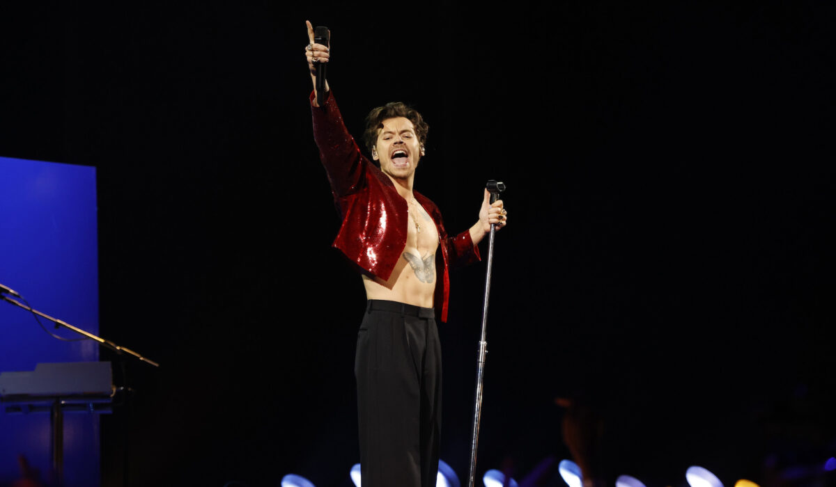 Watch Harry Styles open the BRIT Awards 2023 img