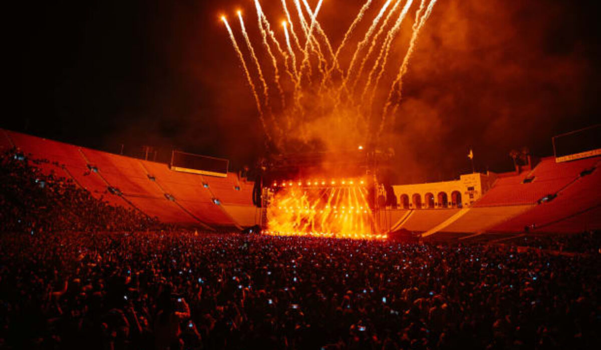 14 Years of Collaborative History Come to a Head In deadmau5 and Kaskade's Debut Kx5 Album img
