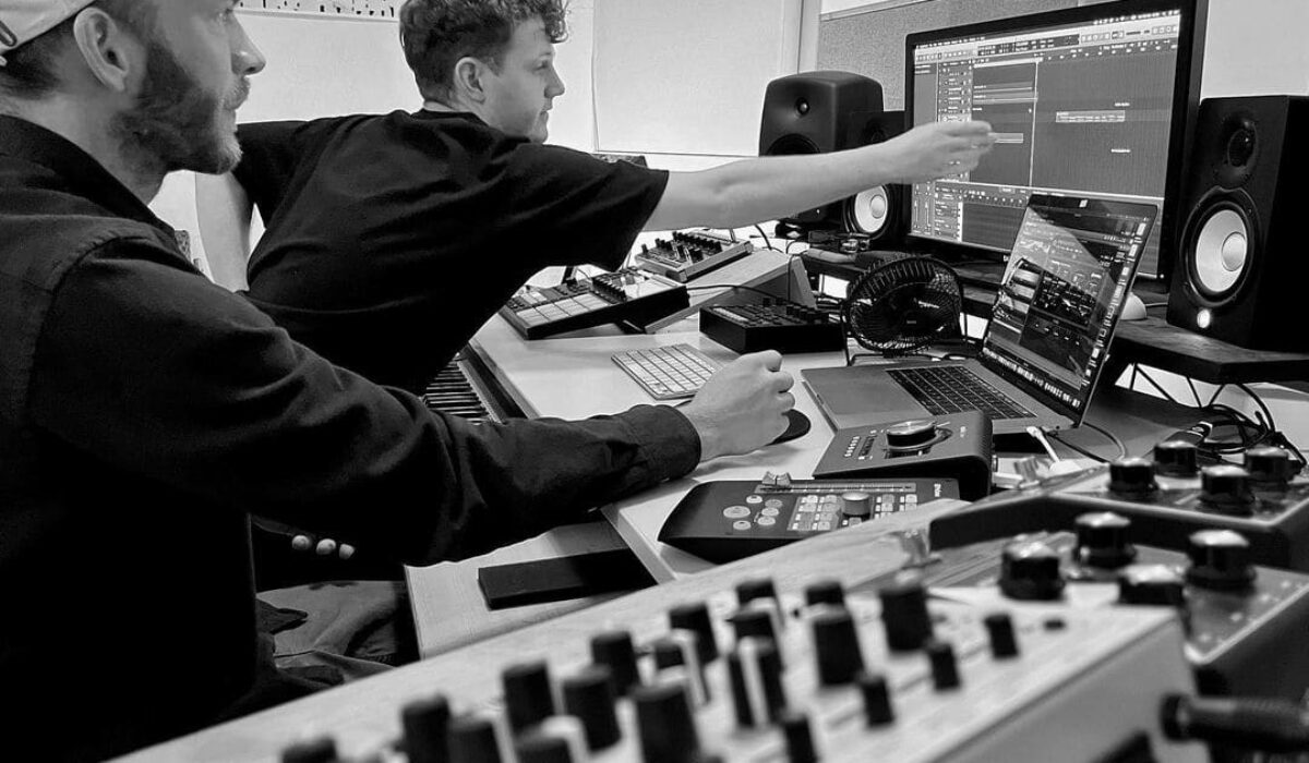 A Haunting Neo-Classical Album Has Dropped On Martin Garrix's STMPD RCRDS: Listen img