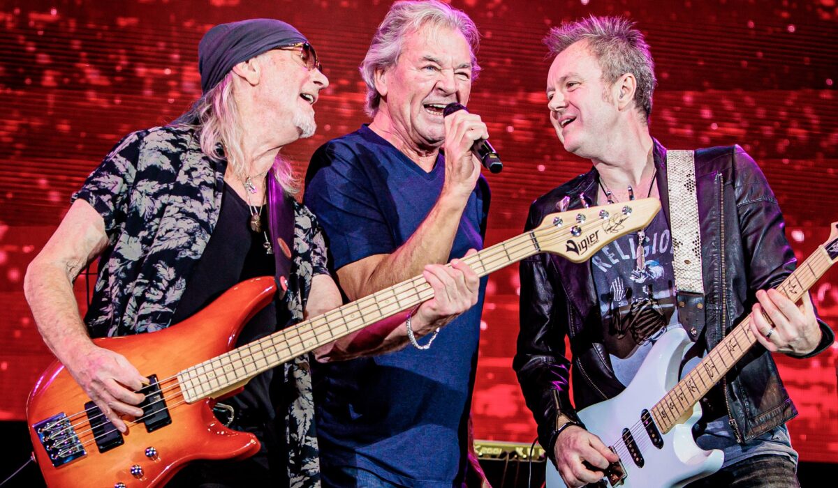 Deep Purple discuss “hostile” police incident while recording ‘Smoke on the Water’ img