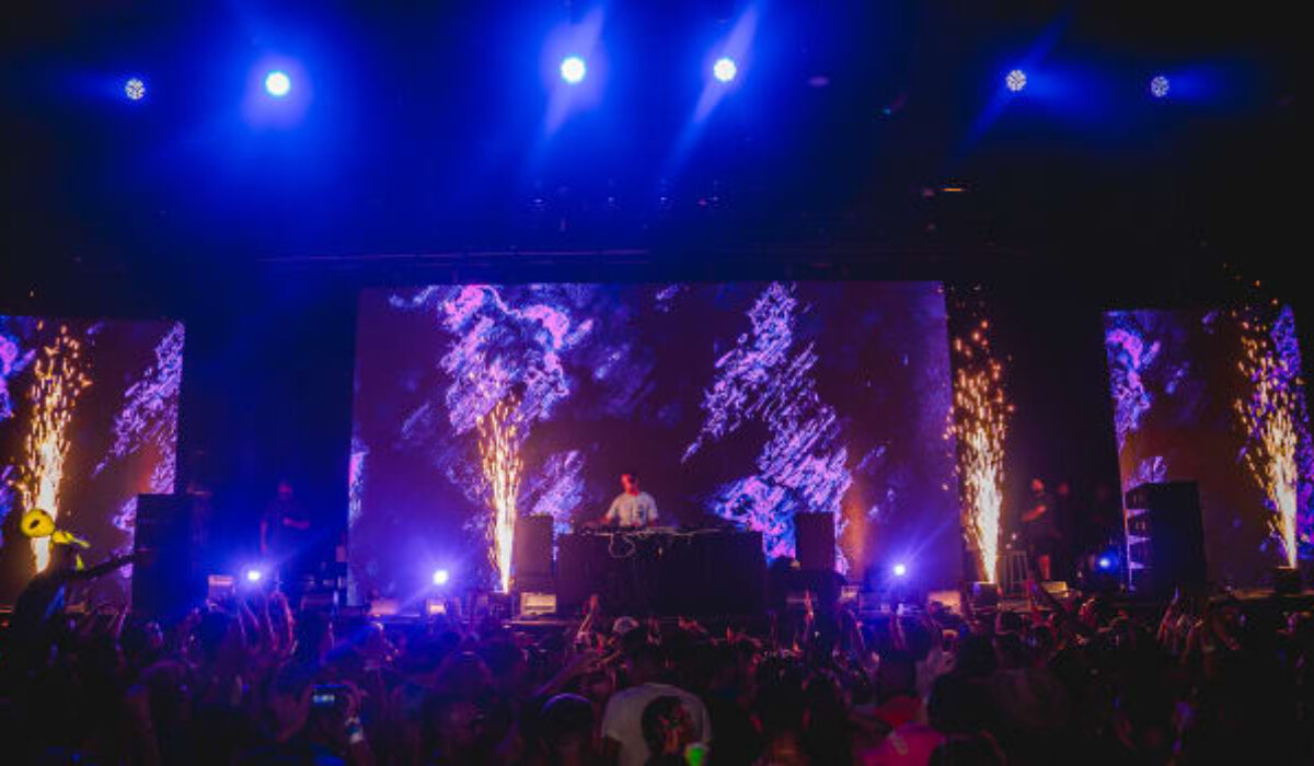 Diplo Opens Up About Sexuality, Says He's Had Oral Sex With Men img