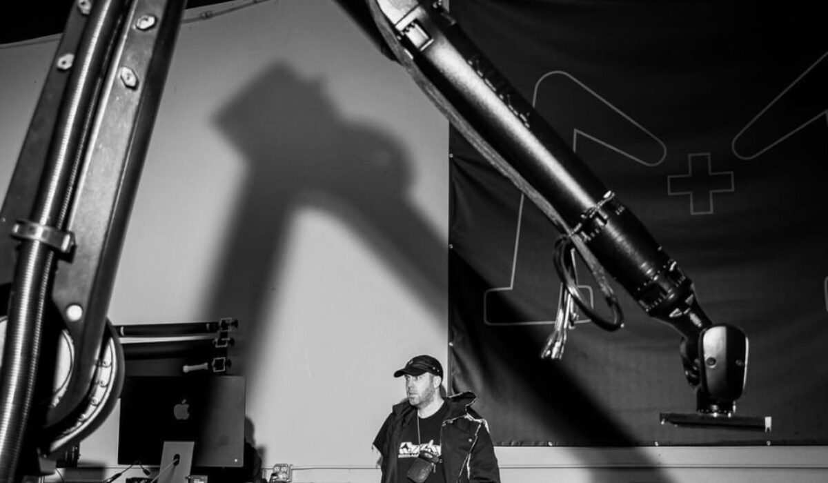 Eprom Reveals Live Robotics Show Ahead of New Album, Drops First Single img
