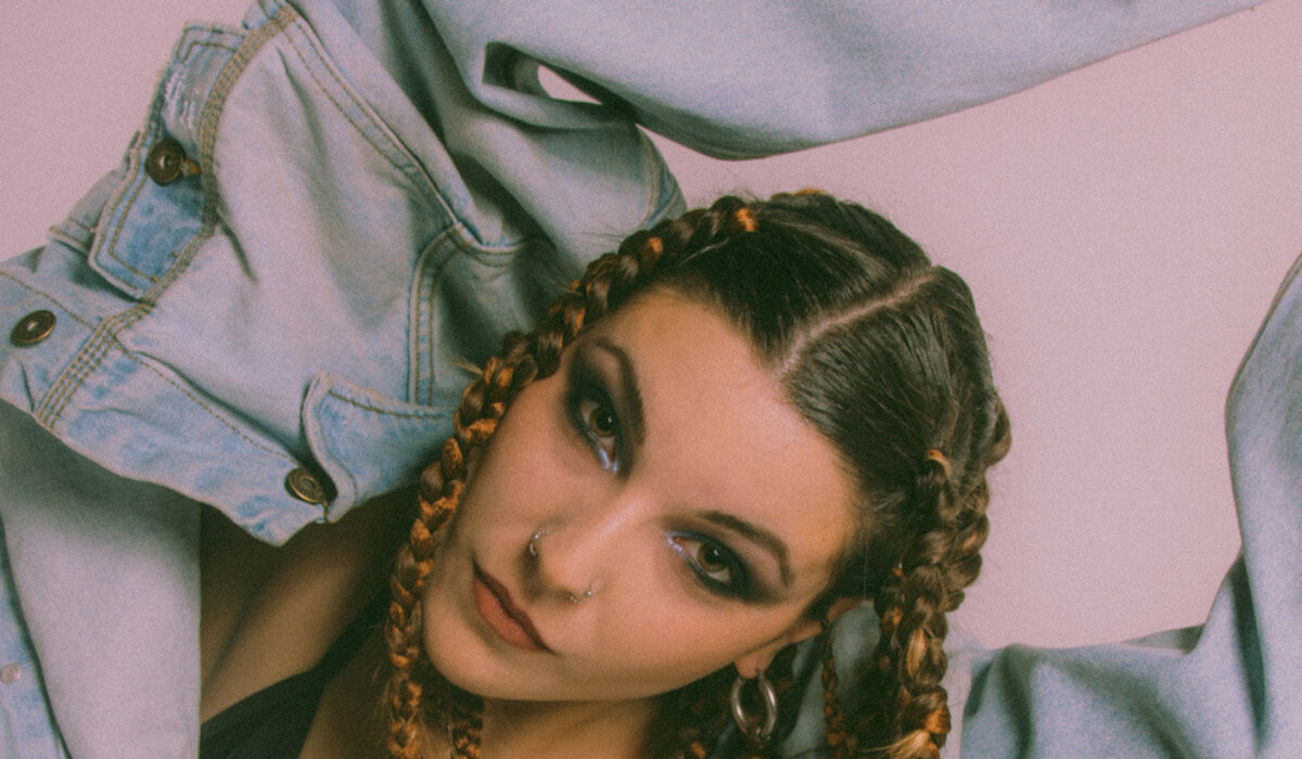 Italian producer Lurayana debuts with experimental electronic gem ‘dear tempo’ img