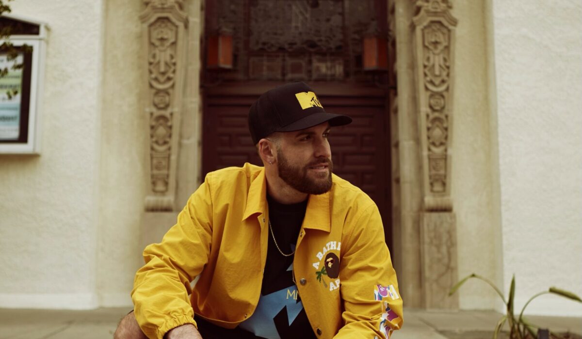 Top of the Charts: Sean Momberger’s Collaborations with Music’s Elite img