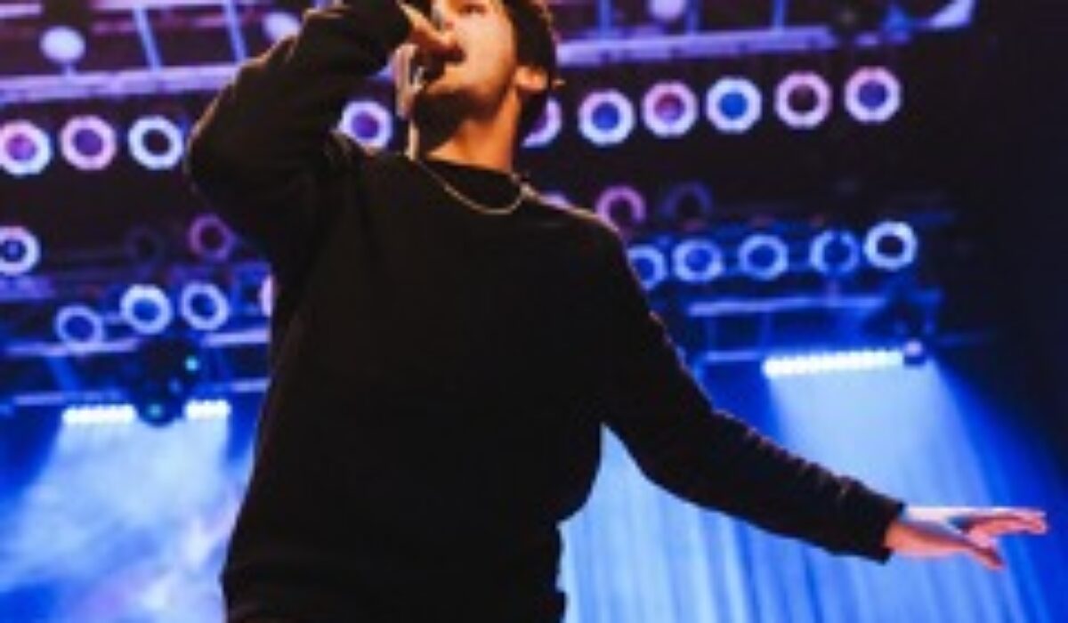 Chris Bloom’s “Frames” Becomes an Inspirational Anthem of Self-Belief img