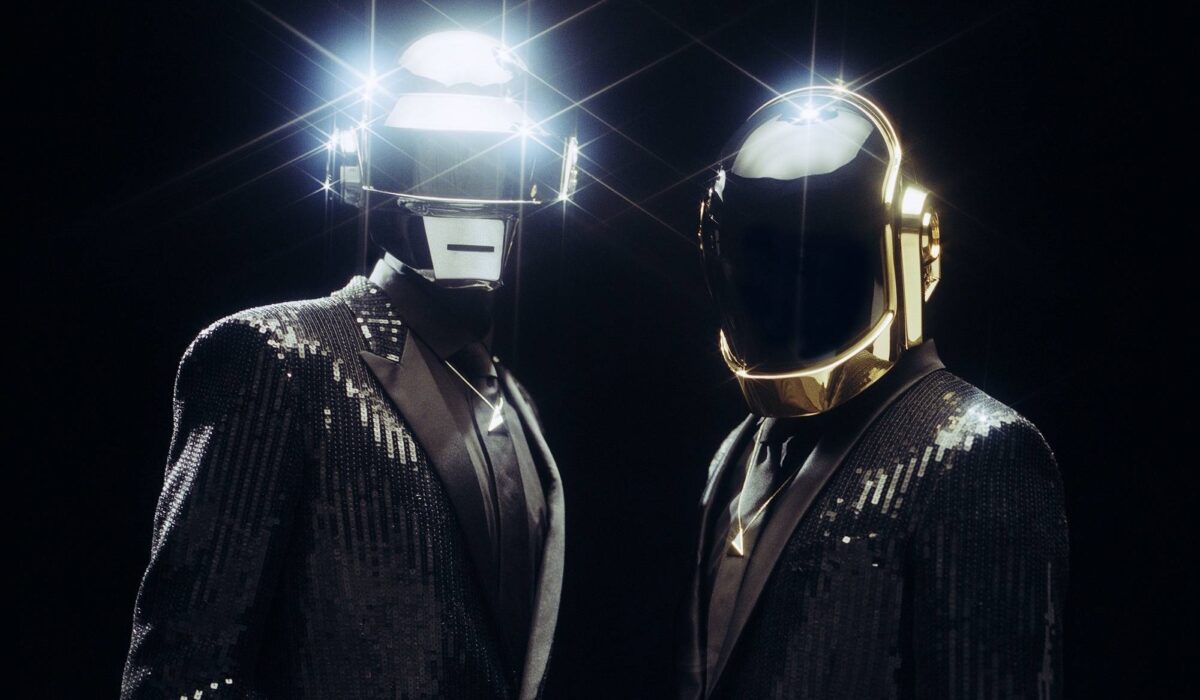 Listen to Daft Punk’s ‘Give Life Back To Music’ studio outtakes img
