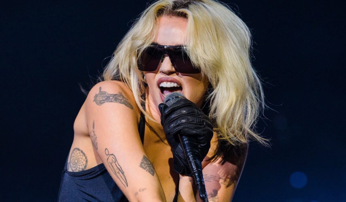 Miley Cyrus album of break-up tracks reportedly surfaces under pseudonym img