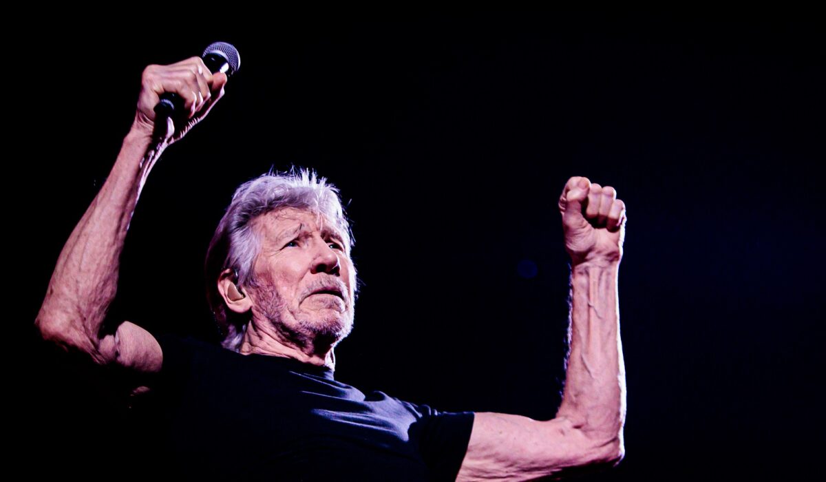 Roger Waters wins legal battle to play Frankfurt concert img