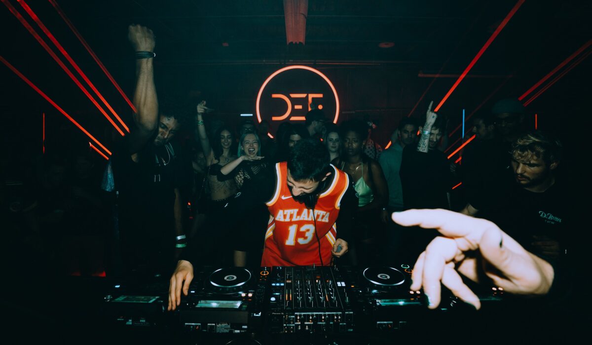 Breakout star Hamdi releases newest single “Counting” on Deadbeats img