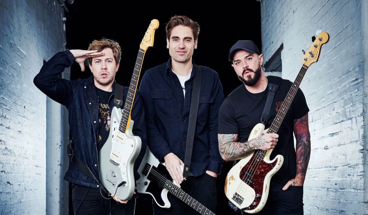 Busted team up with Hanson for new version of ‘MMMBop’ img