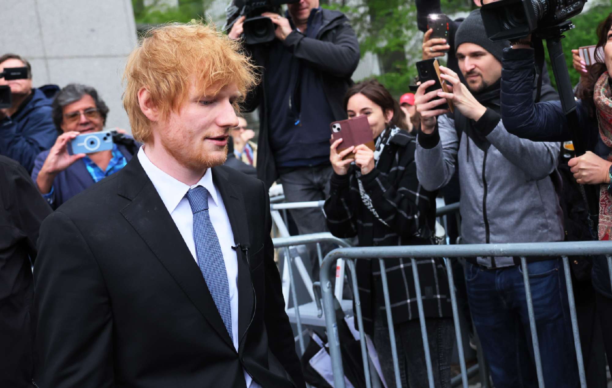 Eds 2024. Эд Ширан 2023. Эд Ширан 2024. Ed Sheeran мет Галла 2024. Эд Ширан Мэт Гала 2024.