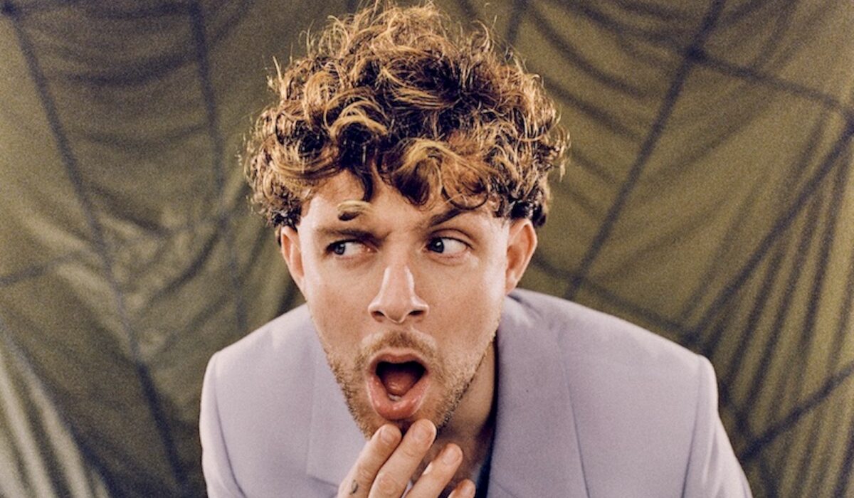 Listen to Tom Grennan’s danceable new single ‘How Does It Feel’ img