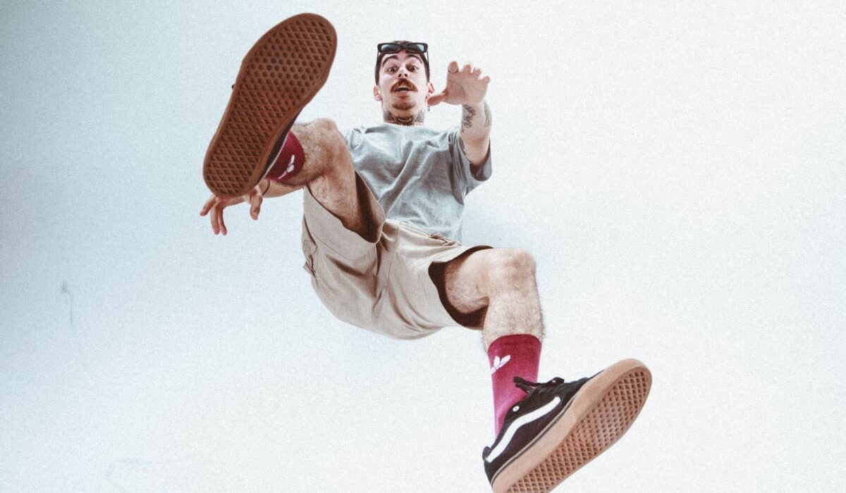Mochakk's "NO8DO" is a Musical Love Letter to Spain and Brazil img