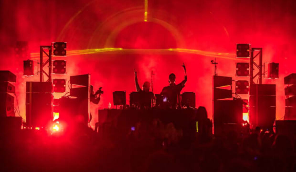 Skrillex Shares Previews of New Music With Boys Noize, Flowdan, Hamdi and More img