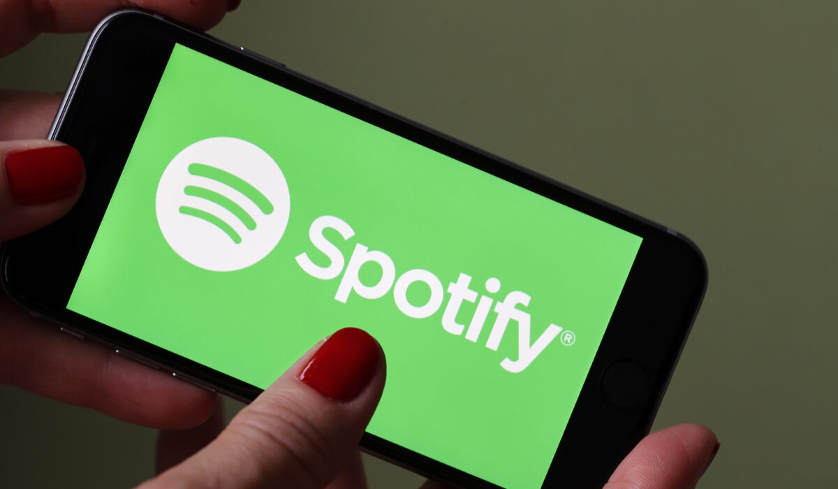 Spotify’s AI DJ launches in UK and Ireland img