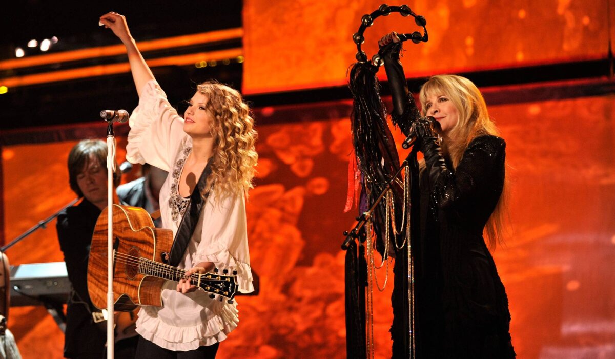 Stevie Nicks thanks Taylor Swift that reminds her of Christine McVie img