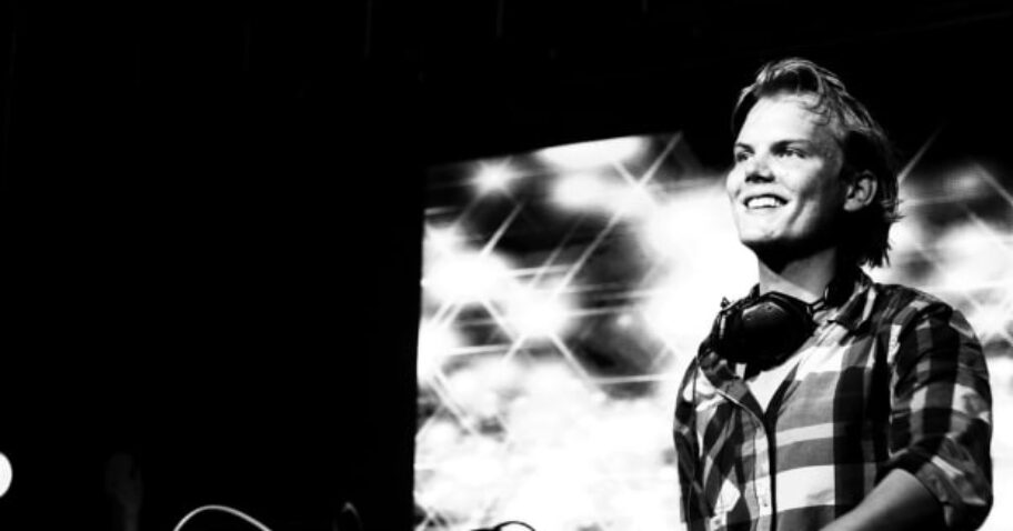 Watch Never-Before-Seen Footage From Avicii's 2015 UNTOLD Festival Performance img