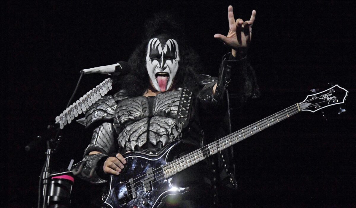 KISS’ Gene Simmons attends Parliament to call for restoration of Stormont img