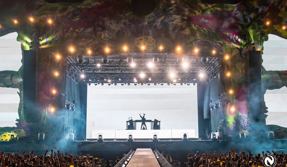 Listen to Alesso’s Soul-Stirring Progressive House Track, "Without You" img