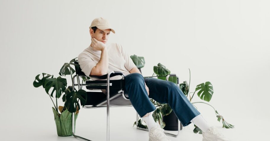 Man Cub Lands On Seeking Blue With Melodic Bass Stunner, "Phantoms" img