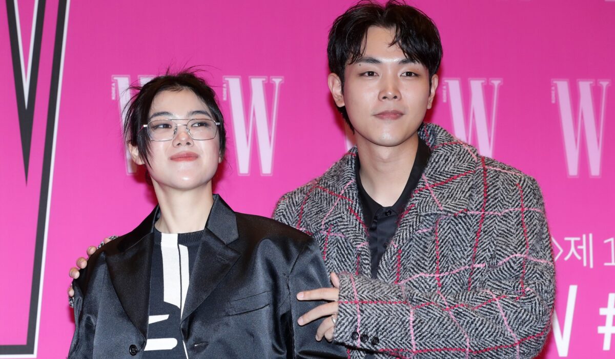 SE SO NEON tease 2023 world tour in the US, UK, Asia and more img