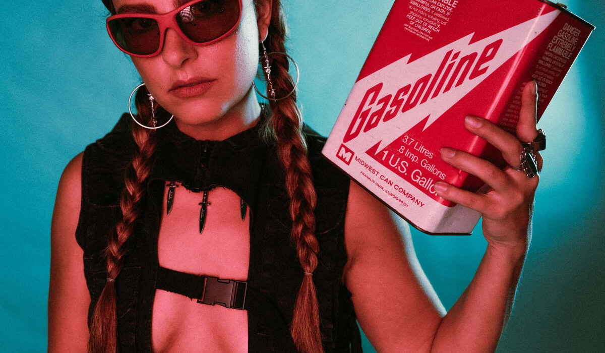 Mary Droppinz Unleashes Gritty Electro-Inspired Track, "Ignite" img