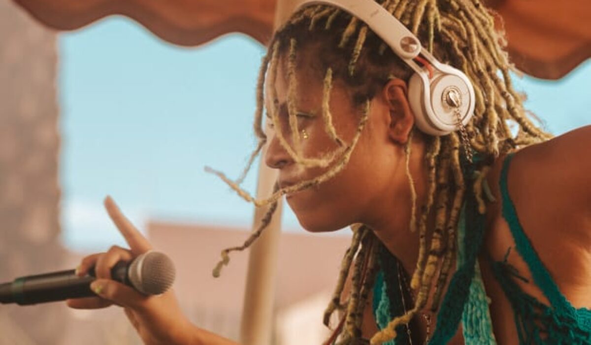 Aluna's Upcoming Los Angeles Show to Feature Live Band Flown In from Paris img