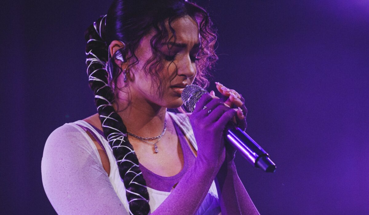 Tori Kelly announces first tour since hospitalisation img