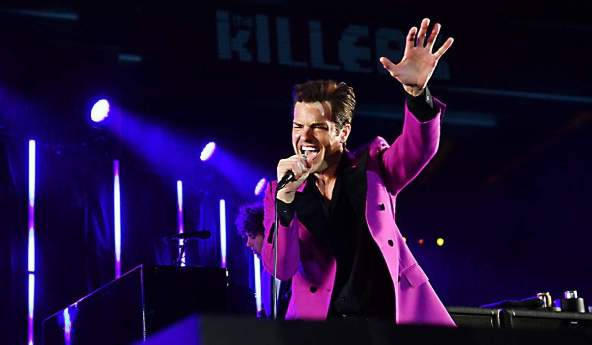 Watch The Killers bring fan on stage during Reading Festival 2023 img